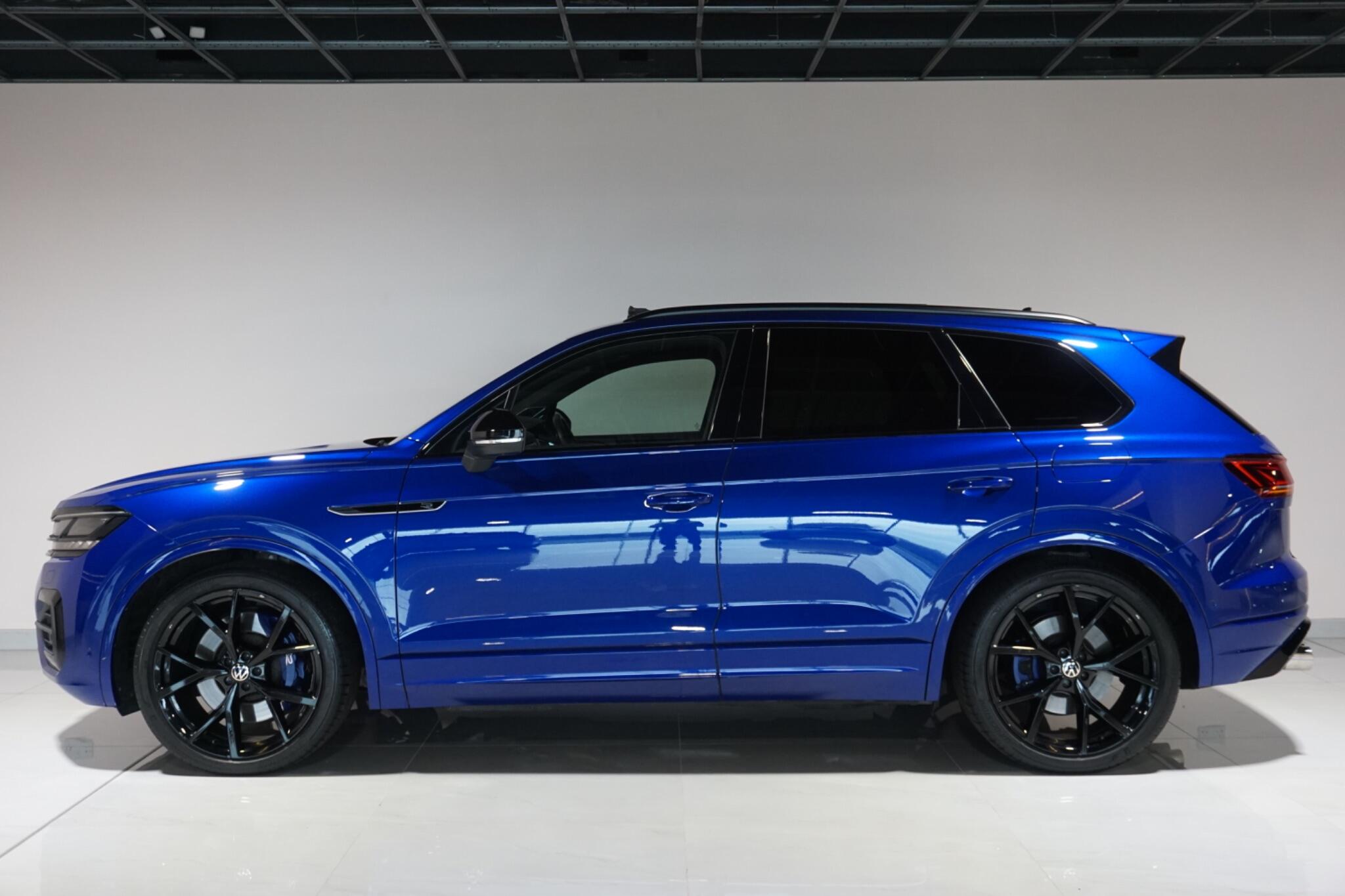 Volkswagen Touareg 3.0 V6 TSI eHybrid 14.3kWh R SUV 5dr Petrol Plug-in Hybrid Tiptronic 4Motion Euro 6 (s/s) (462 ps)